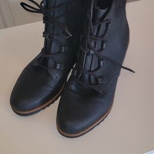 Life Stride Dark Lace-Up Boots